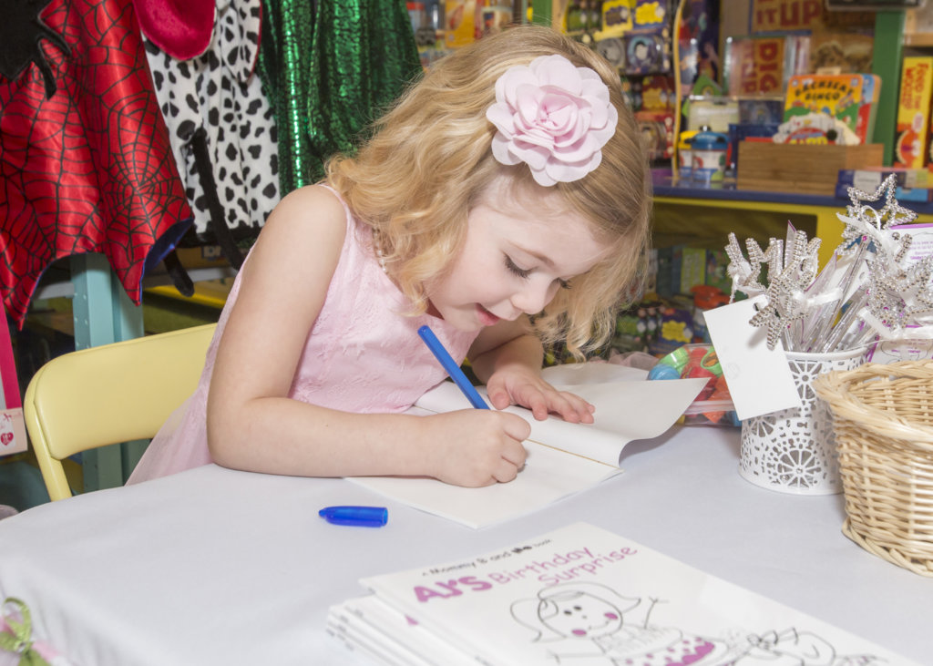 arianajaliaoct16birthdaysigning