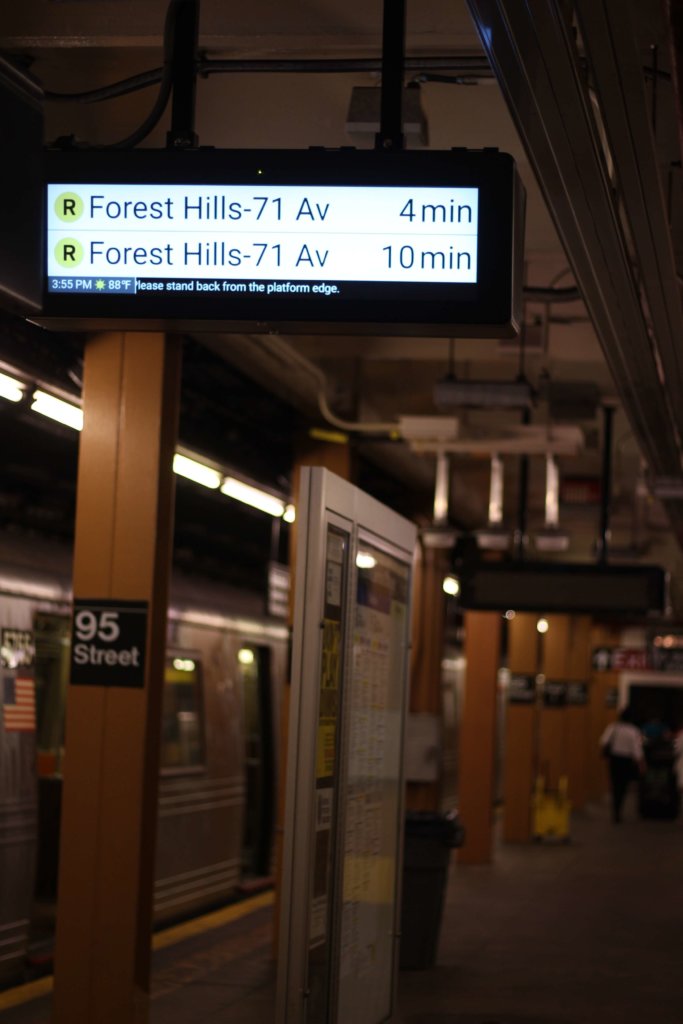 Countdown clocks revealed at select R line stations - The Brooklyn Home ...