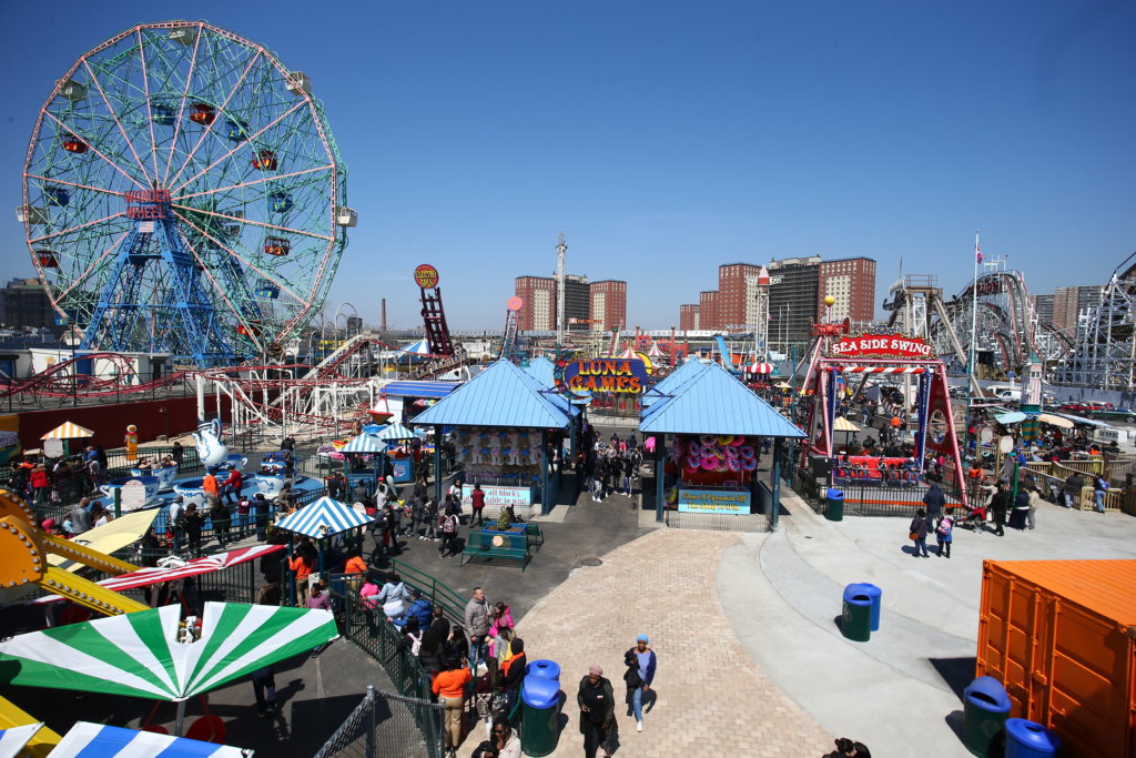 Luna Park soft opening sees sunny weather and big crowds ...