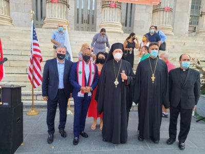 Adams hosts moment of solidarity for Beirut