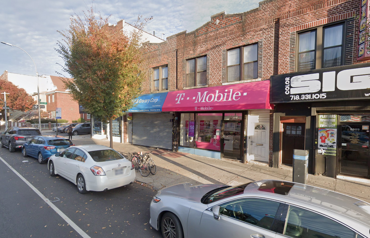 Police Beat Rash of car breakins in Bay Ridge; arsonist strikes in